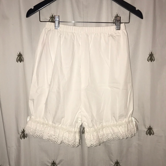 ✨🍭Lolita Ruffle Bow Bloomers🦄✨ - Picture 3 of 8